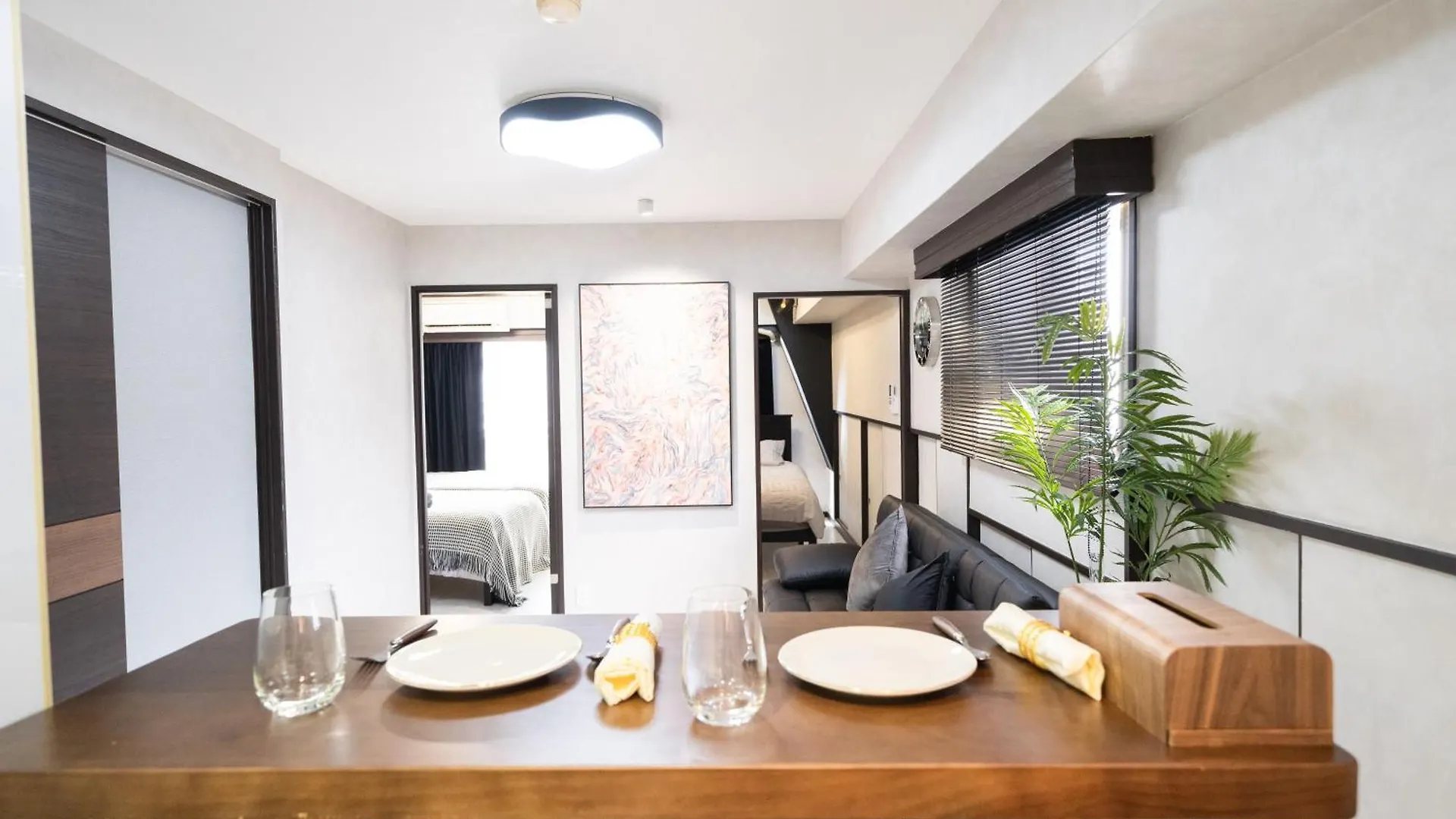 G112新宿最中心 交通枢纽 超级商圈 两室一厅 新宿三丁目车站4分 2 Rooms Shinjuku Center 4 Mins To St Max 7P 直达新宿 涉谷 表参道 池袋 上野 代代木 银座 原宿 Tóquio 0*,  Japão