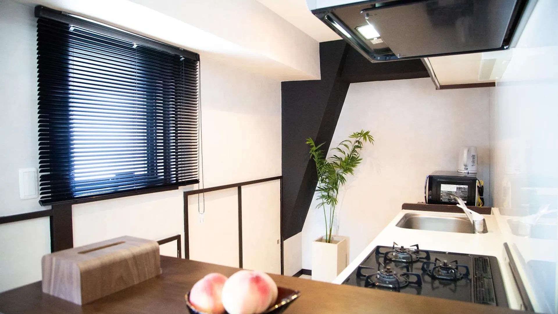 G112新宿最中心 交通枢纽 超级商圈 两室一厅 新宿三丁目车站4分 2 Rooms Shinjuku Center 4 Mins To St Max 7P 直达新宿 涉谷 表参道 池袋 上野 代代木 银座 原宿 Tóquio 0*,  Japão