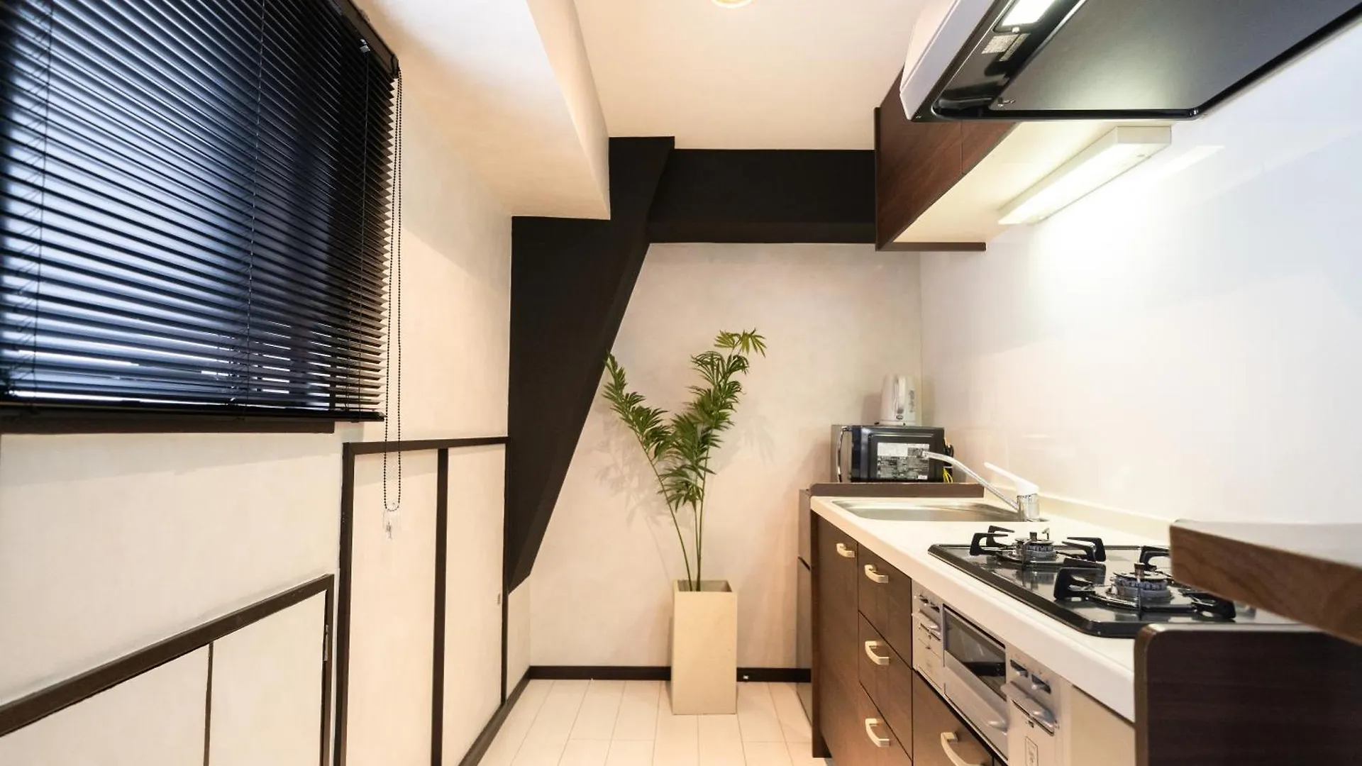 G112新宿最中心 交通枢纽 超级商圈 两室一厅 新宿三丁目车站4分 2 Rooms Shinjuku Center 4 Mins To St Max 7P 直达新宿 涉谷 表参道 池袋 上野 代代木 银座 原宿 Tóquio 0*,  Japão