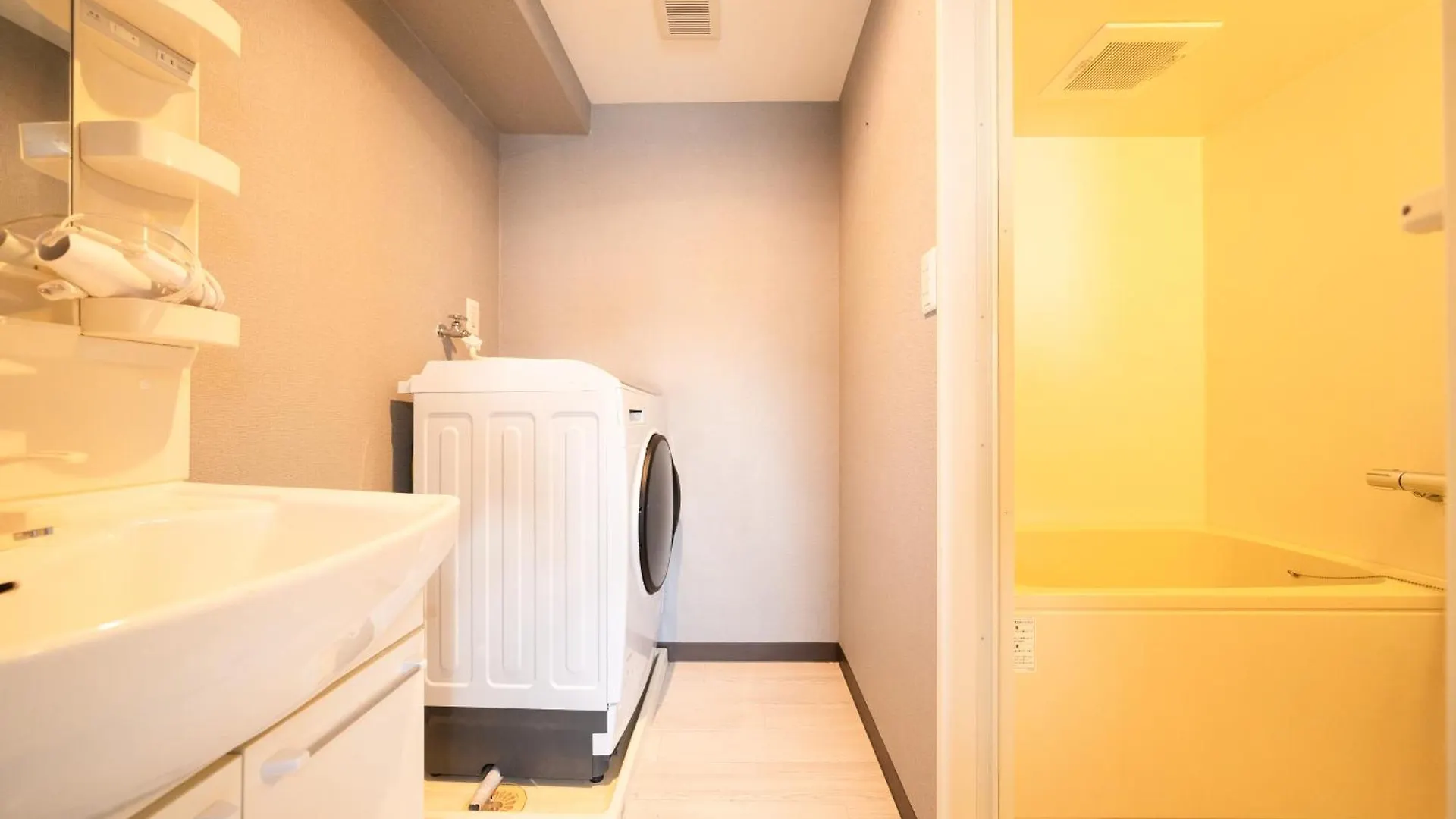 Apartment G112新宿最中心 交通枢纽 超级商圈 两室一厅 新宿三丁目车站4分 2 Rooms Shinjuku Center 4 Mins To St Max 7P 直达新宿 涉谷 表参道 池袋 上野 代代木 银座 原宿 Tokyo
